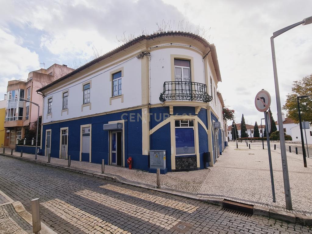 Moradia T6 + Comércio - centro da Vila de Condeixa-a-Nova (Coimbra) - Image 4