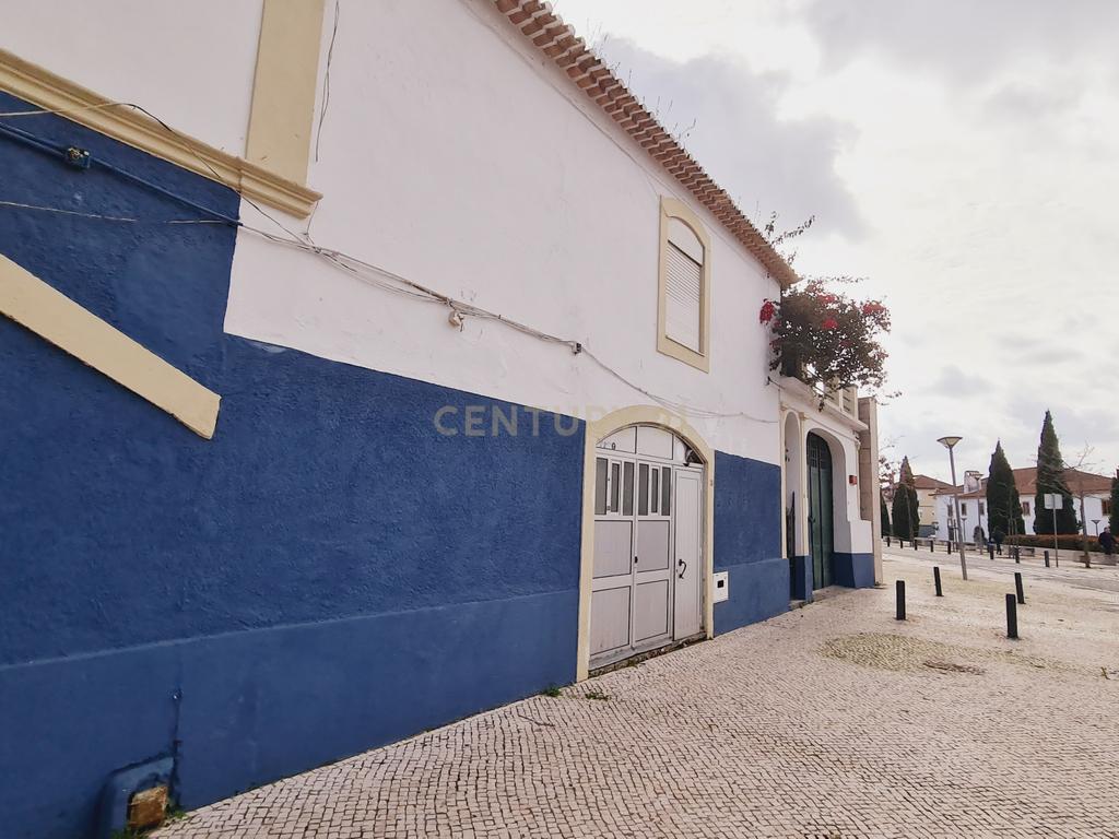 Moradia T6 + Comércio - centro da Vila de Condeixa-a-Nova (Coimbra) - Image 9