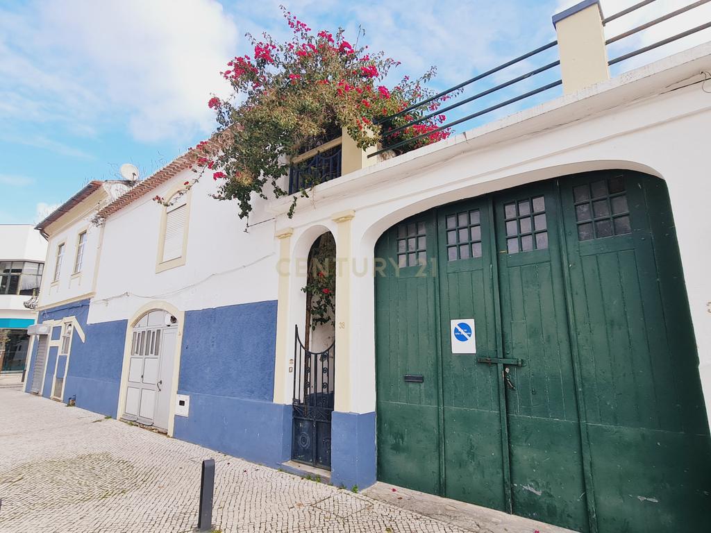 Moradia T6 + Comércio - centro da Vila de Condeixa-a-Nova (Coimbra) - Image 12