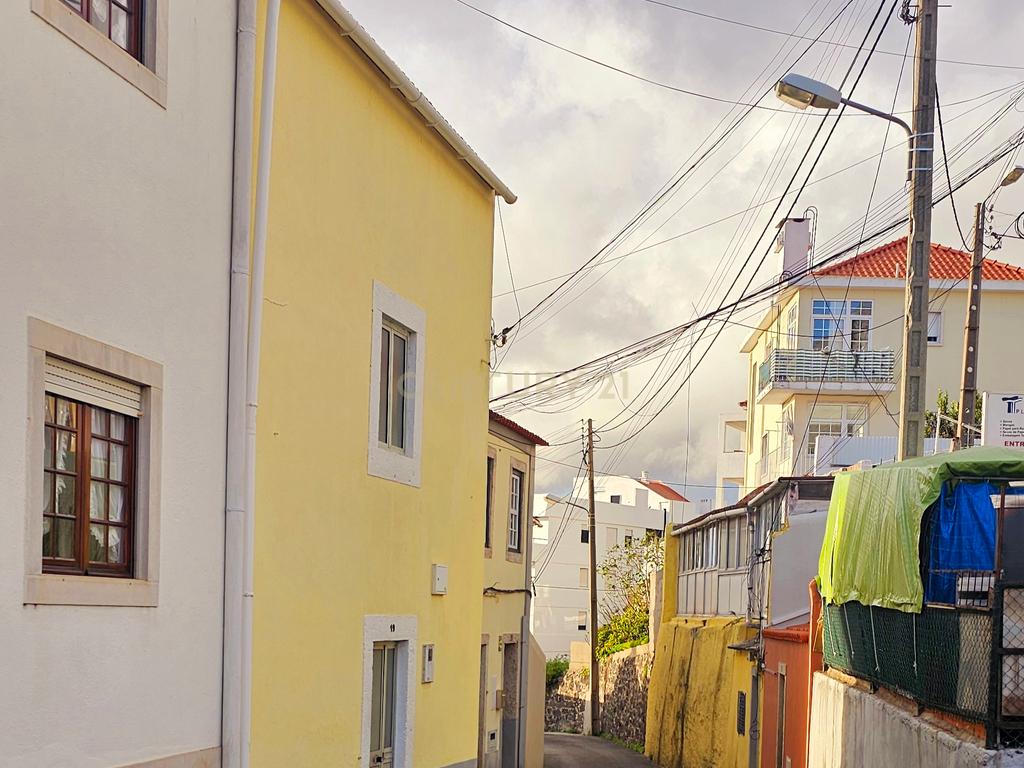 Vende-se Moradia T1 em Linda-a-Velha - Image 14