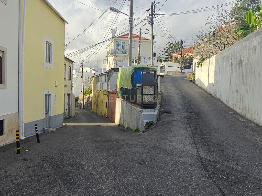 Vende-se Moradia T1 em Linda-a-Velha - Image 15
