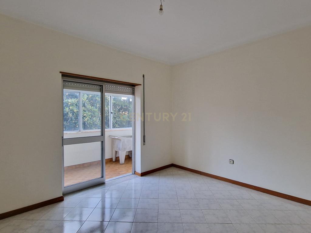Apartamento T3 no centro de Oliveira do Hospital - Image 6