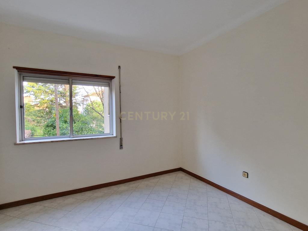 Apartamento T3 no centro de Oliveira do Hospital - Image 8