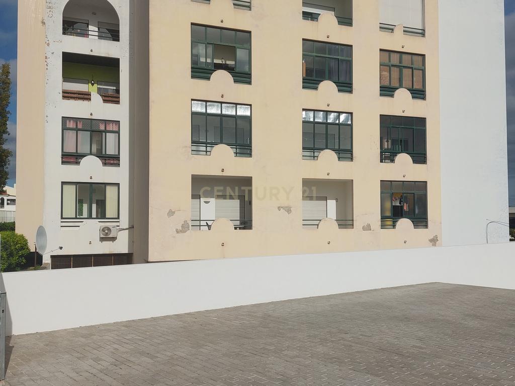 Excelente apartamento T2  no Edifício "Carmix" - Image 1