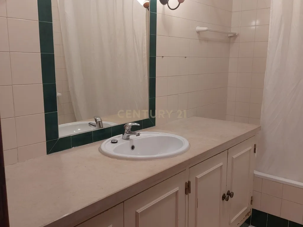Excelente apartamento T2 no Edifício "Carmix" - Image 10