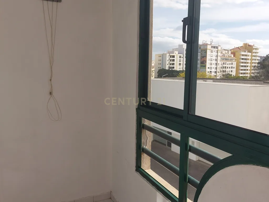 Excelente apartamento T2 no Edifício "Carmix" - Image 22