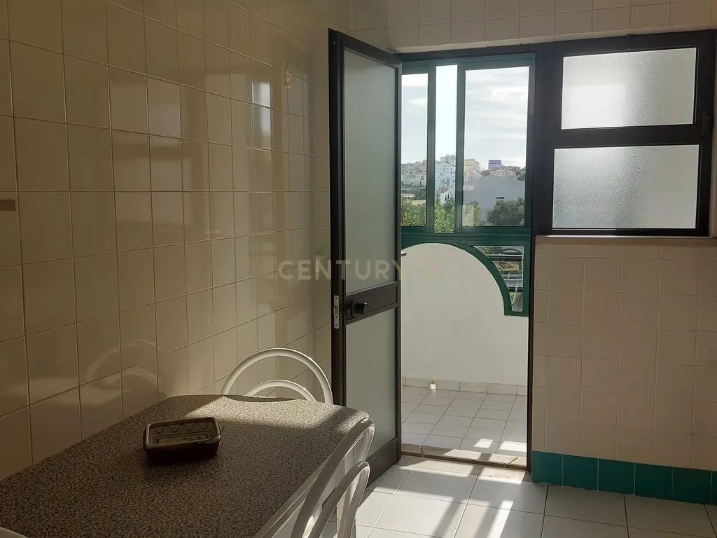 Excelente apartamento T2 no Edifício "Carmix" - Image 3