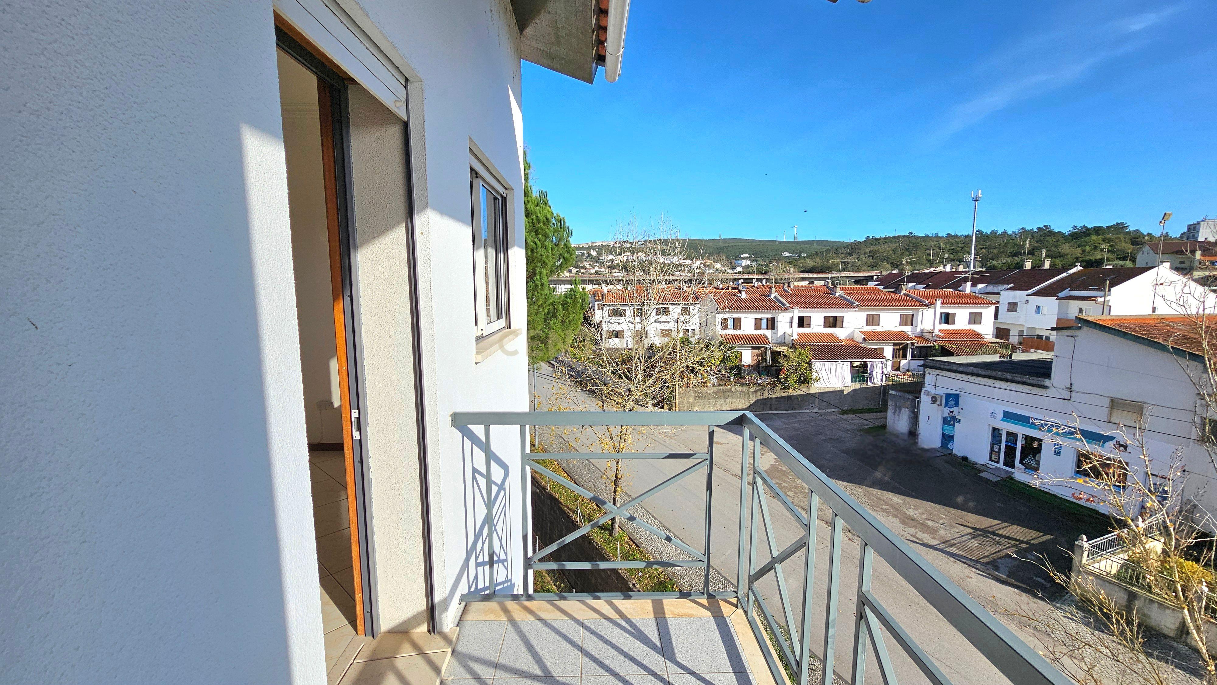 Apartamento T2 na Avenida Heróis do Ultramar || Pombal - Image 8