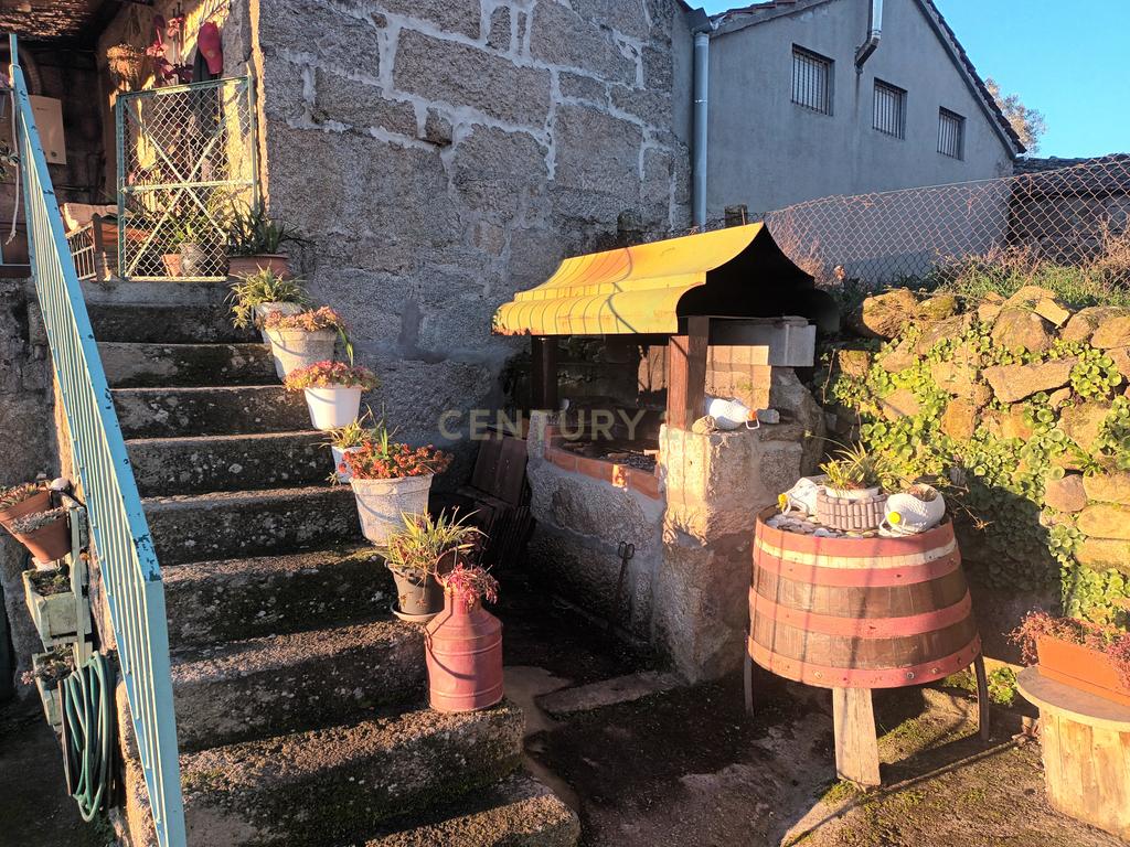 Moradia três quartos - Image 16