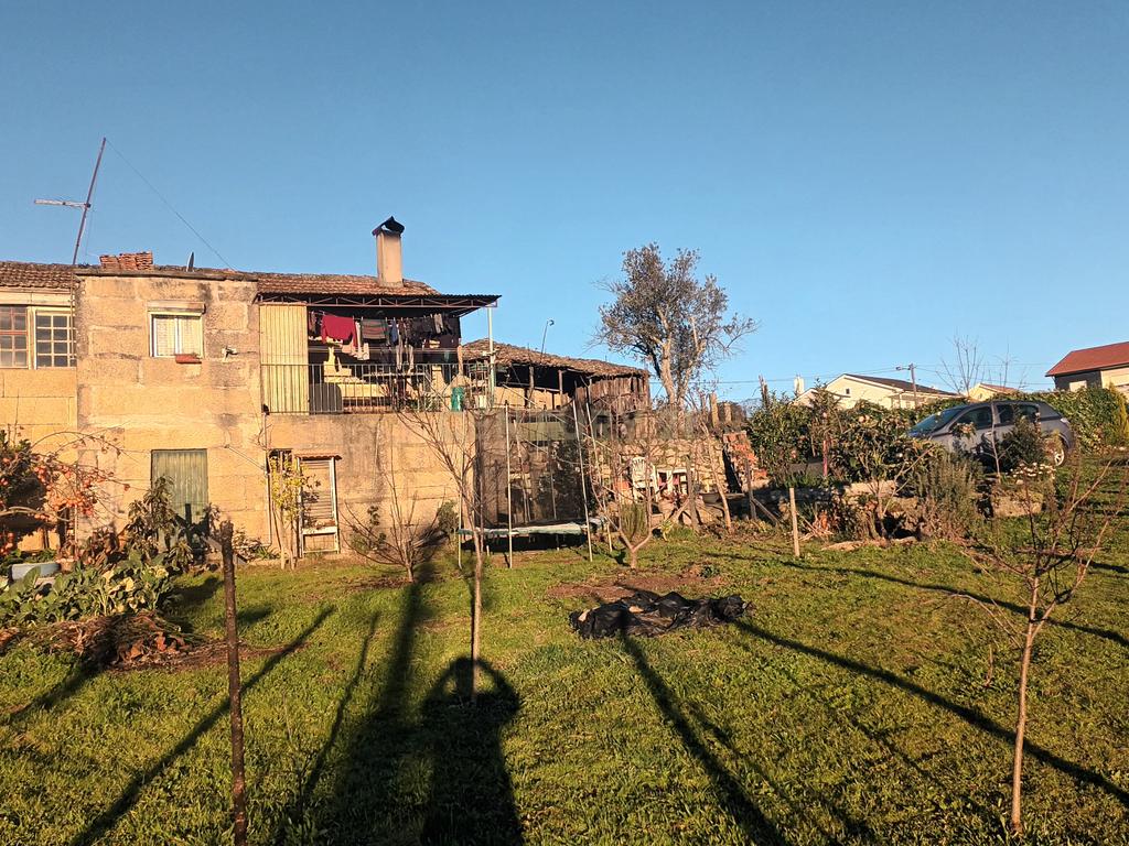 Moradia três quartos - Image 2