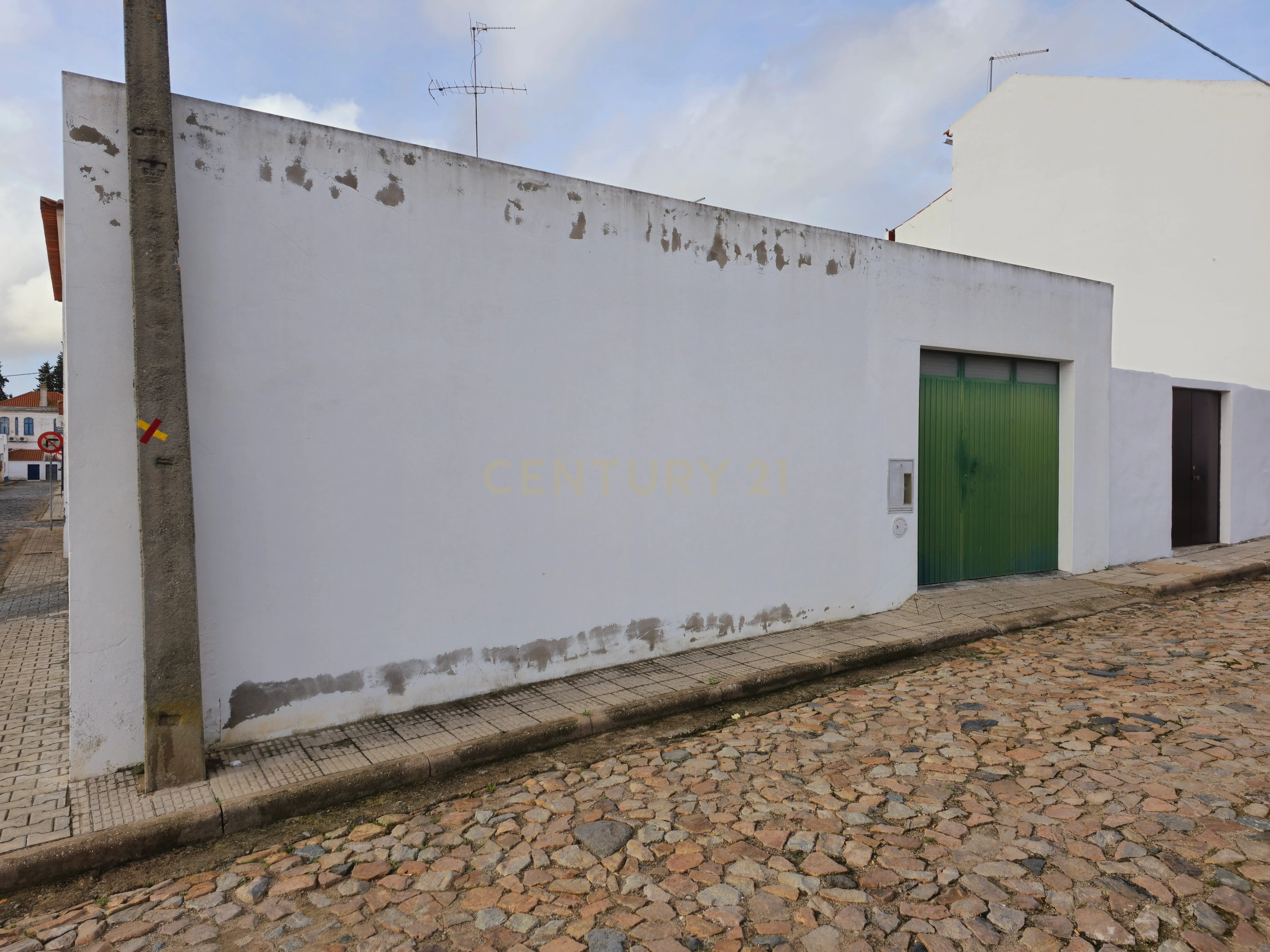 Moradia T4 com quintal garagem e anexos Torrão, Alcácer do Sal - Image 4