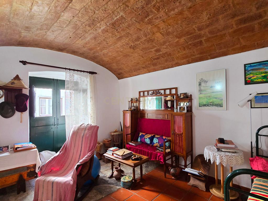 Moradia T2 + 1 com Quintal e Terraço no Centro de Alvito – Beja  Alentejo - Image 12
