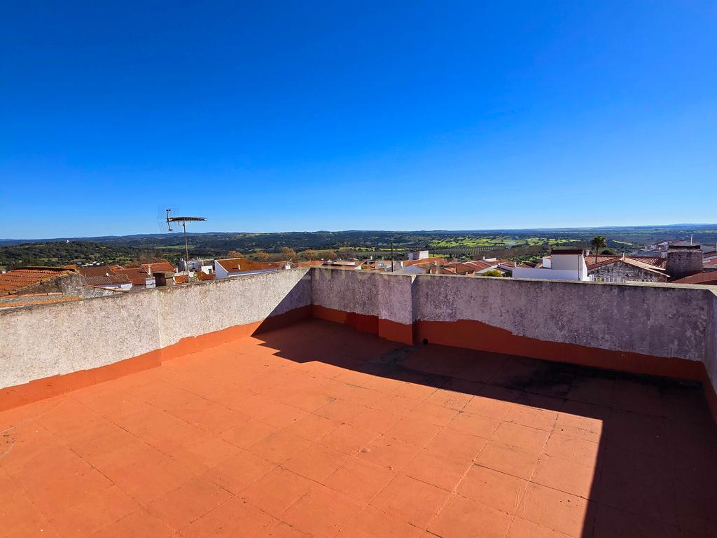 Moradia T2 + 1 com Quintal e Terraço no Centro de Alvito – Beja  Alentejo - Image 63