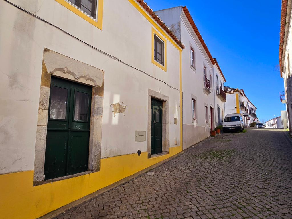 Moradia T2 + 1 com Quintal e Terraço no Centro de Alvito – Beja  Alentejo - Image 76