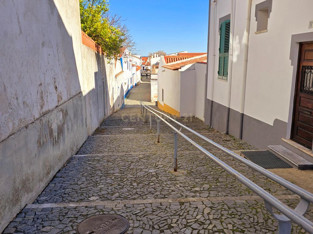Moradia T2 + 1 com Quintal e Terraço no Centro de Alvito – Beja  Alentejo - Image 77
