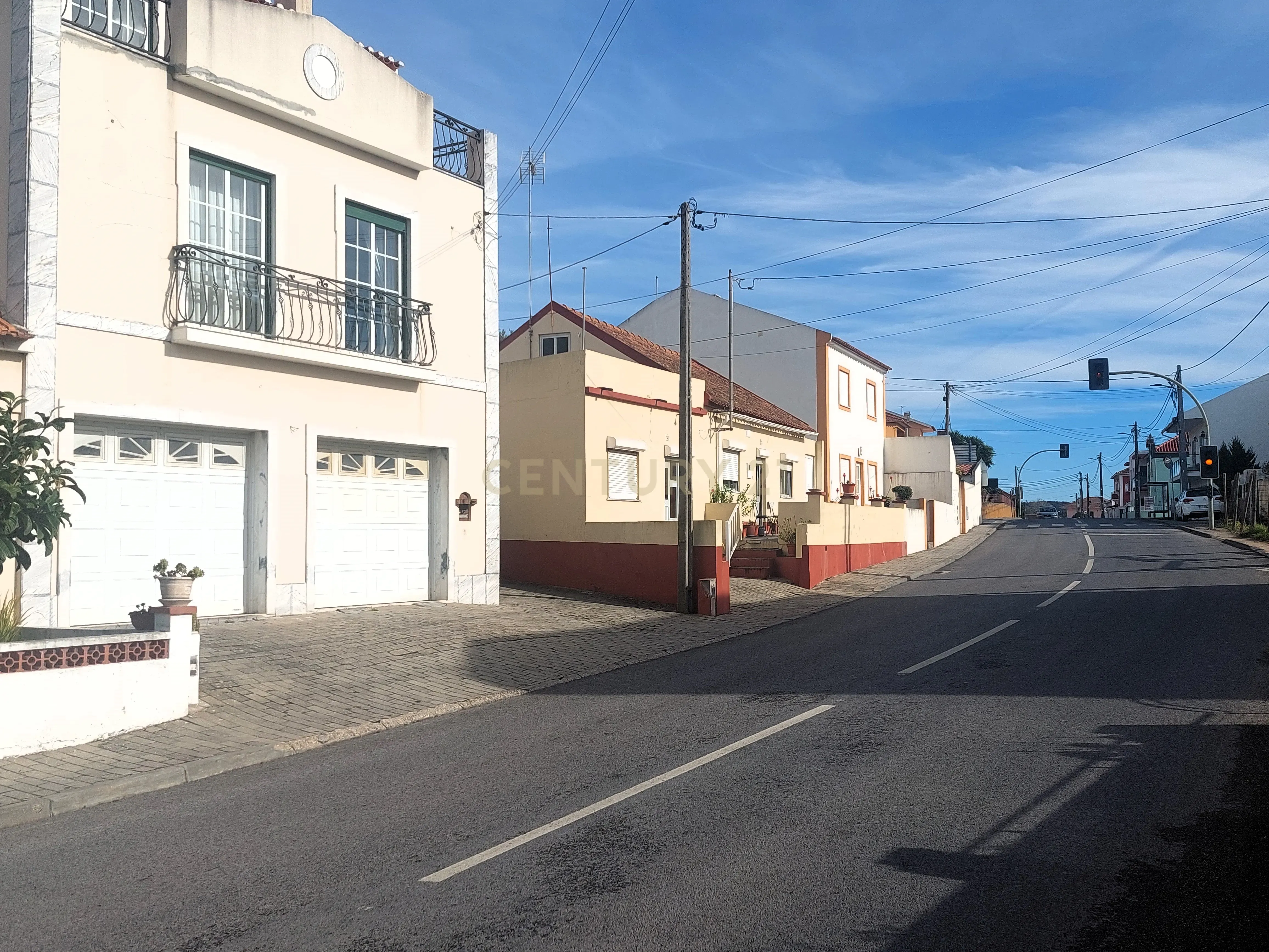 Moradia T3 no Centro de A-dos-Cunhados - Image 1