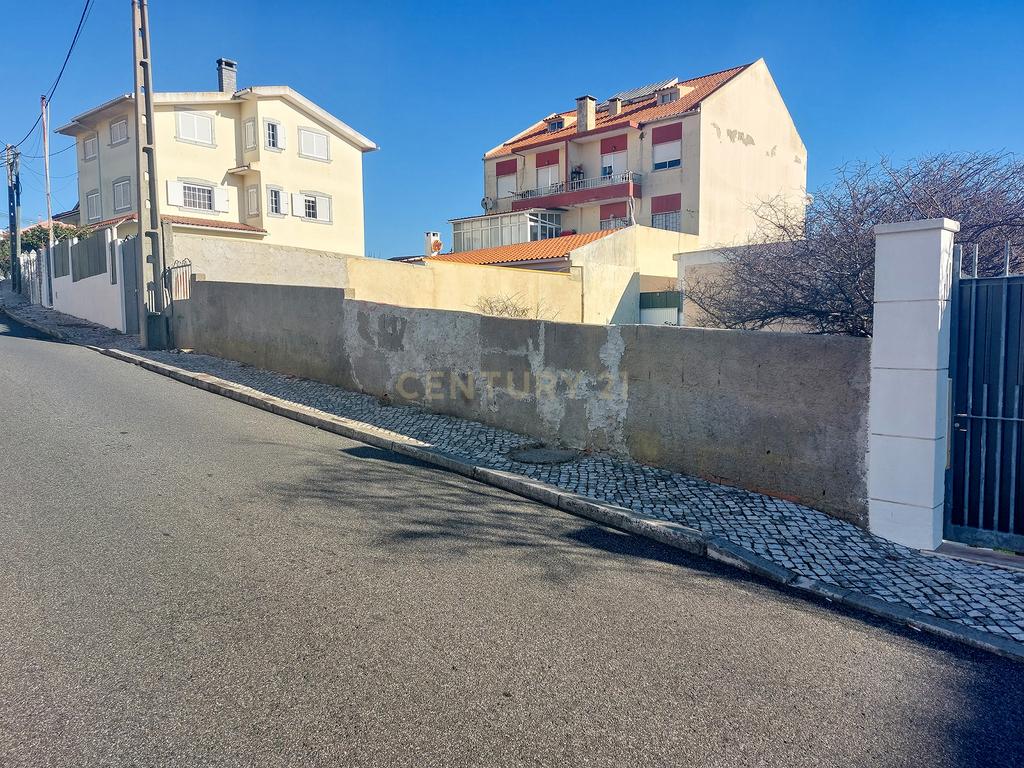 Terreno Urbano | Rua Cidade de Odivelas, Pontinha e Famões | Odivelas - Image 1