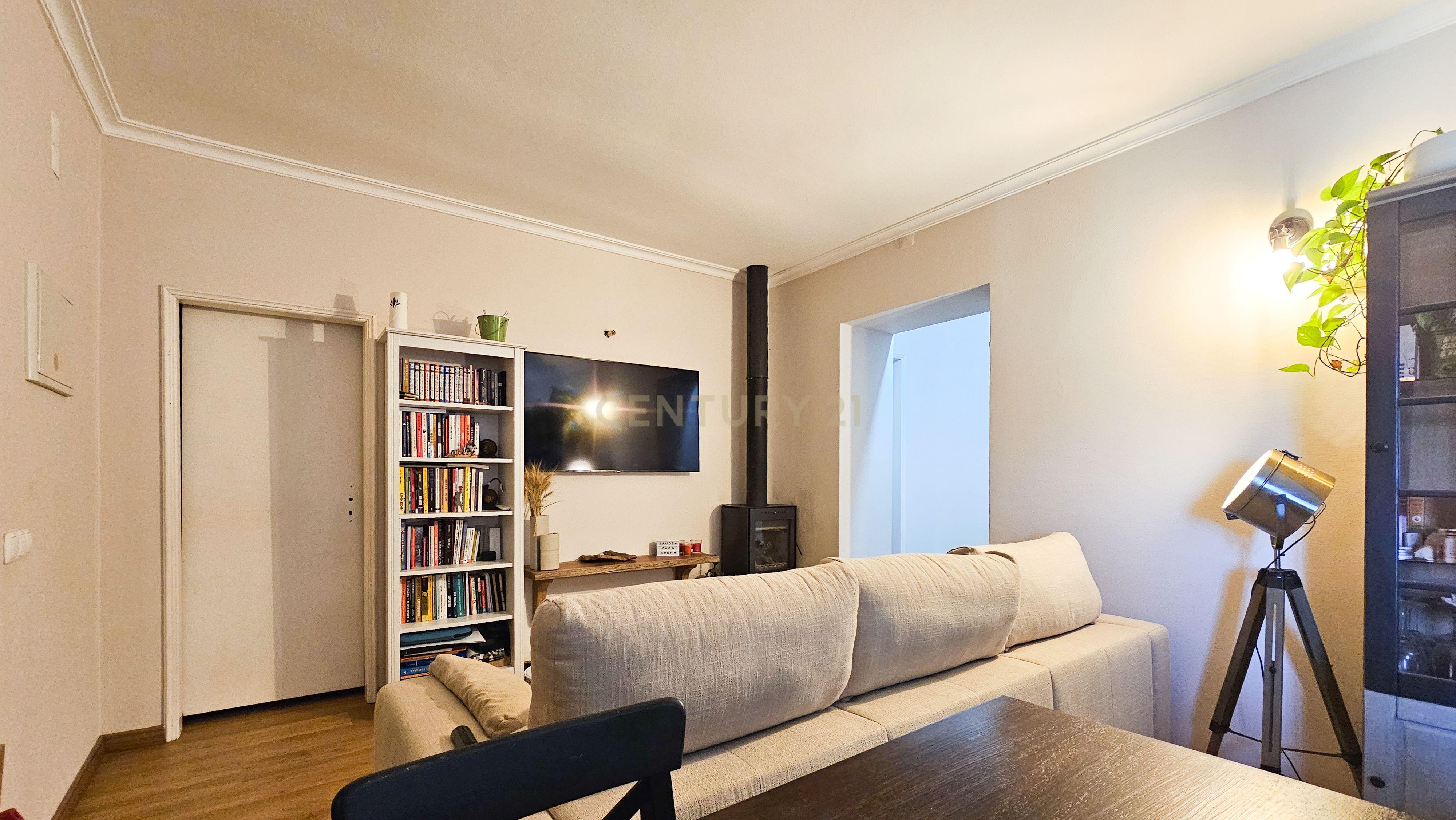 Moradia T3 | Renovada | Geminada| Vale Figueira – S.B.Messines | Terreno - Image 10