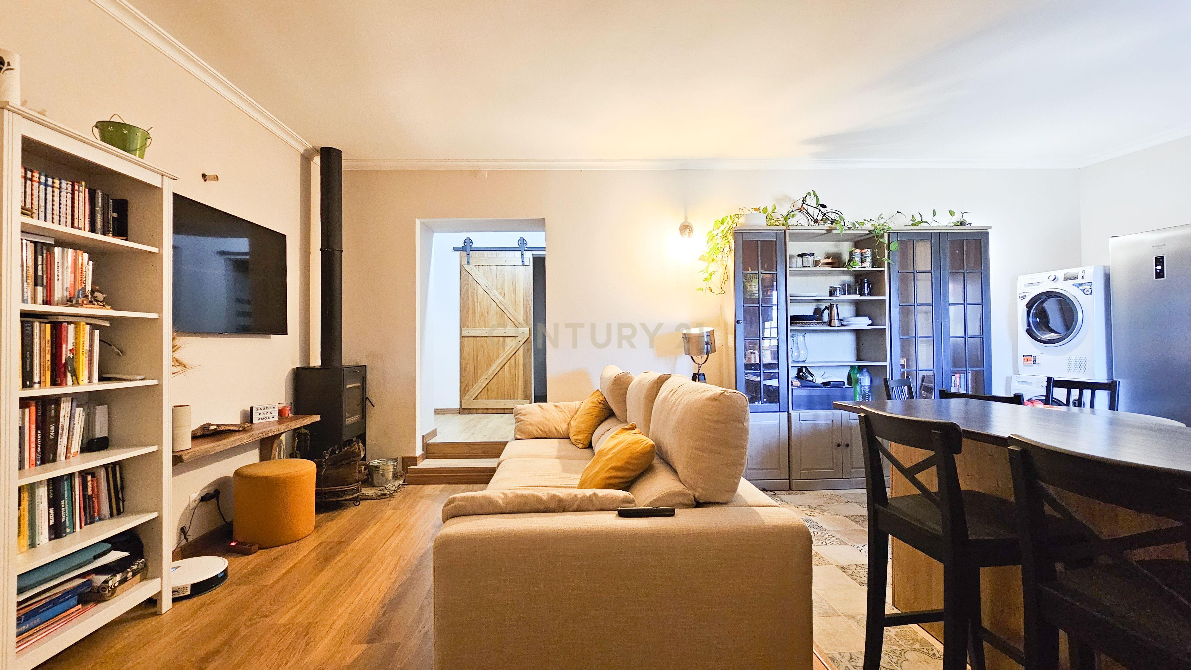 Moradia T3 | Renovada | Geminada| Vale Figueira – S.B.Messines | Terreno - Image 1