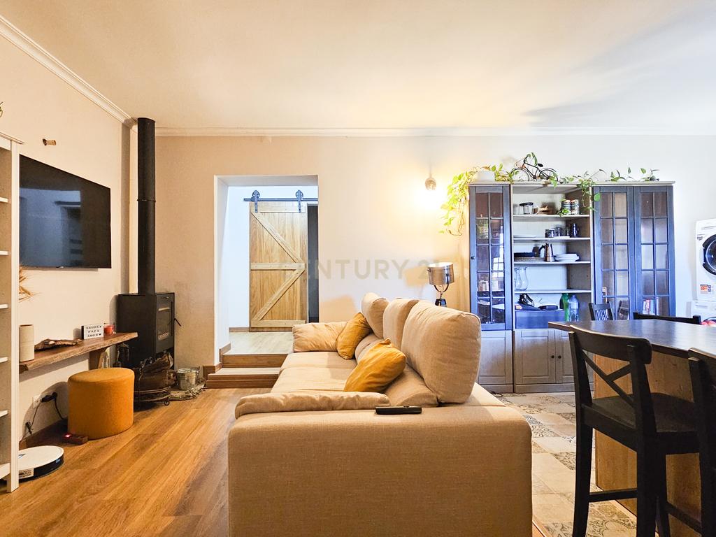 Moradia T3 | Renovada | Geminada| Vale Figueira – S.B.Messines | Terreno - Image 1