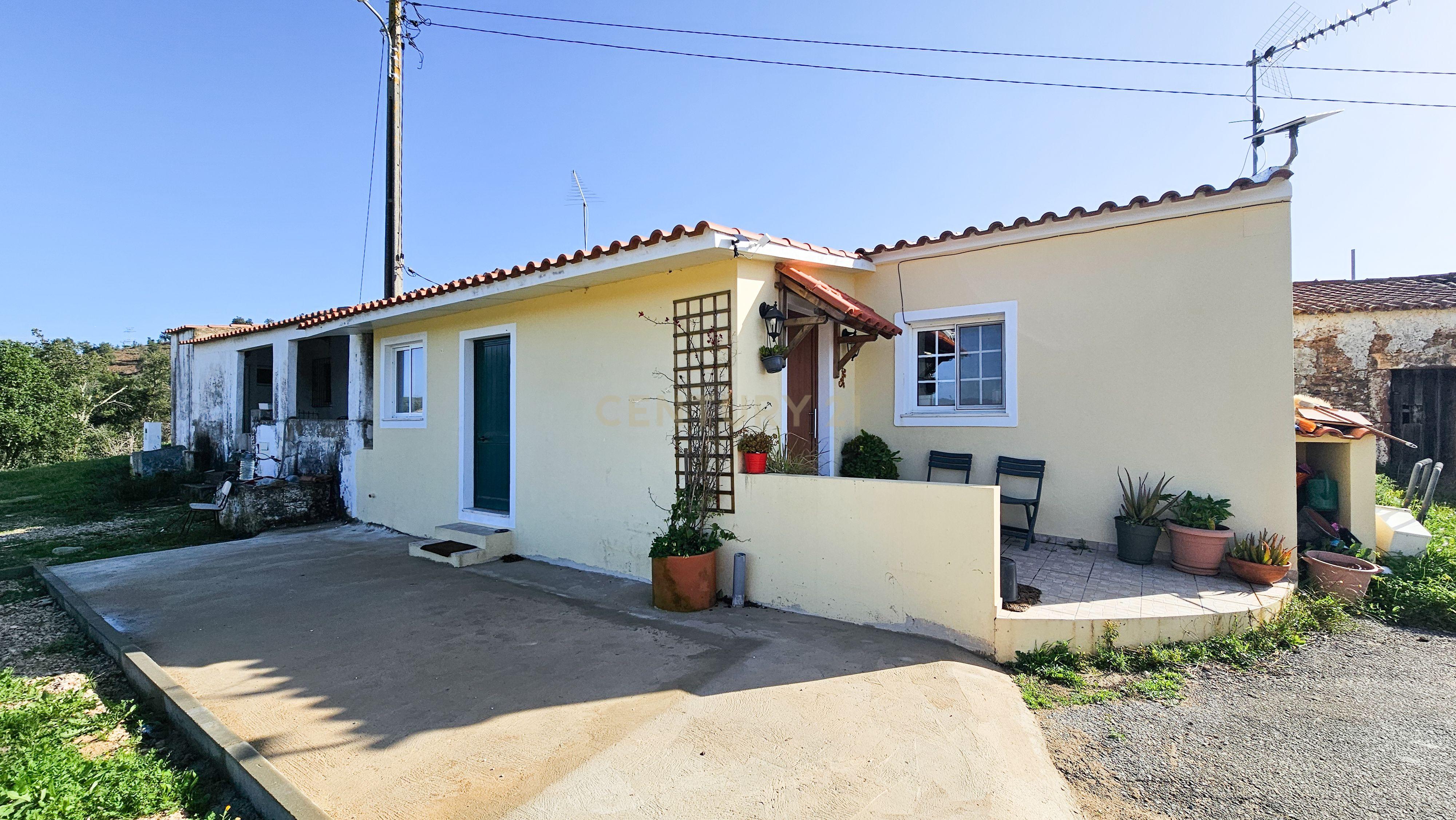 Moradia T3 | Renovada | Geminada| Vale Figueira – S.B.Messines | Terreno - Image 25