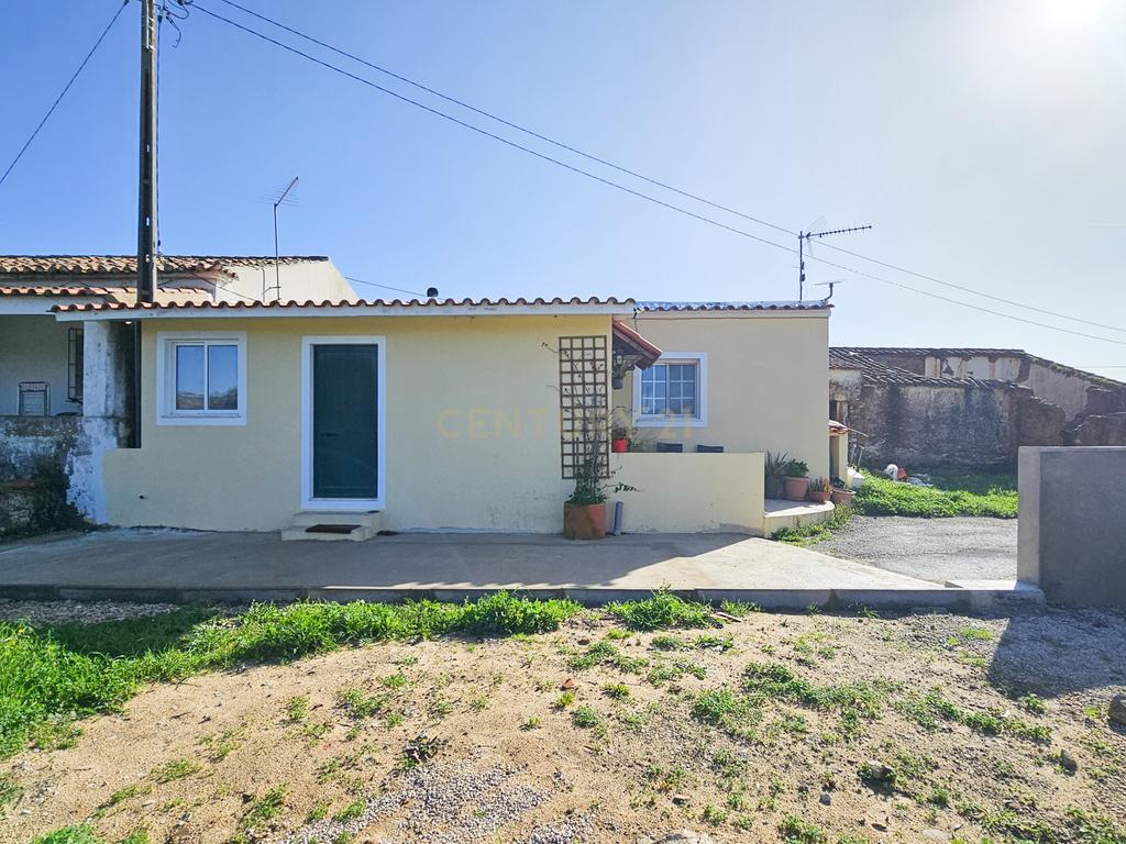 Moradia T3 | Renovada | Geminada| Vale Figueira – S.B.Messines | Terreno - Image 23
