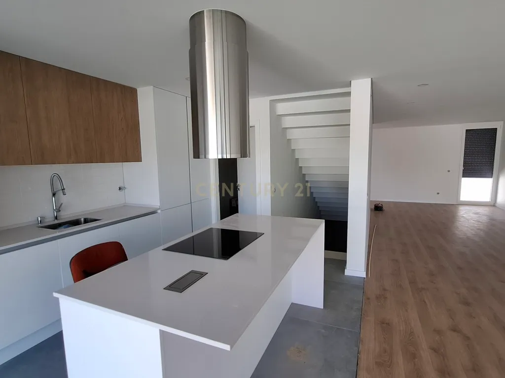 Moradia T3 Quinta da Amizade Setúbal - Image 5