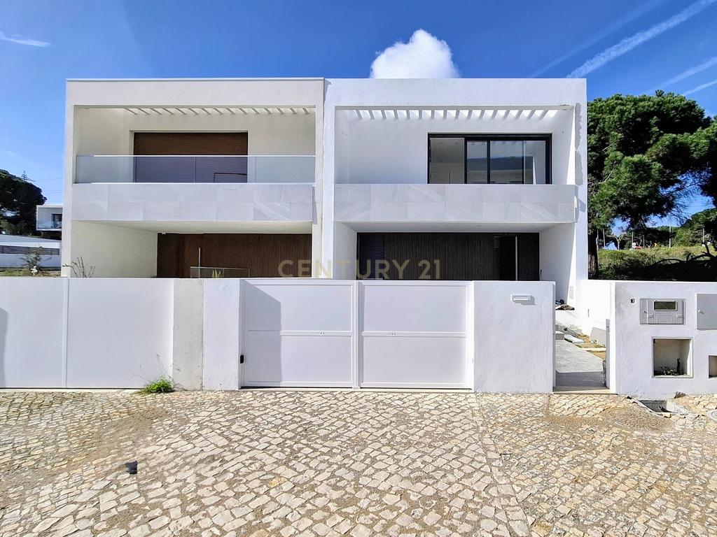 Moradia T3 Quinta da Amizade Setúbal - Image 3