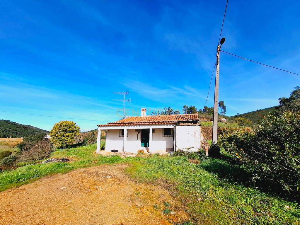 Herdade com 6 Ha  com uma casa térrea - Image 1