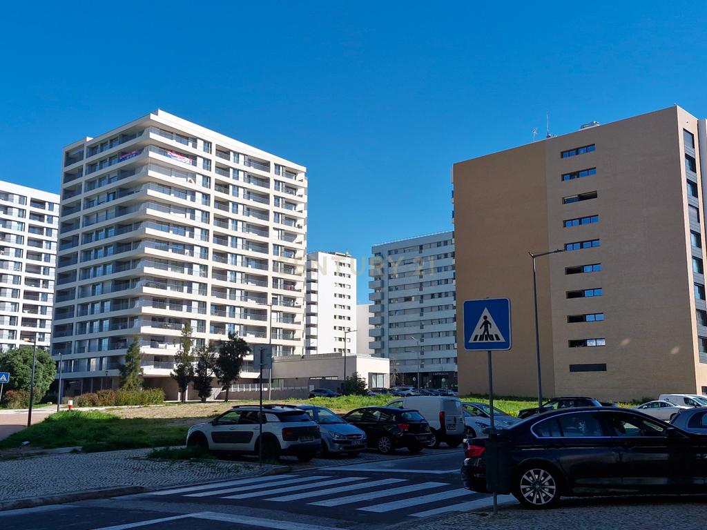 Loja, Lumiar, Lisboa - Image 1