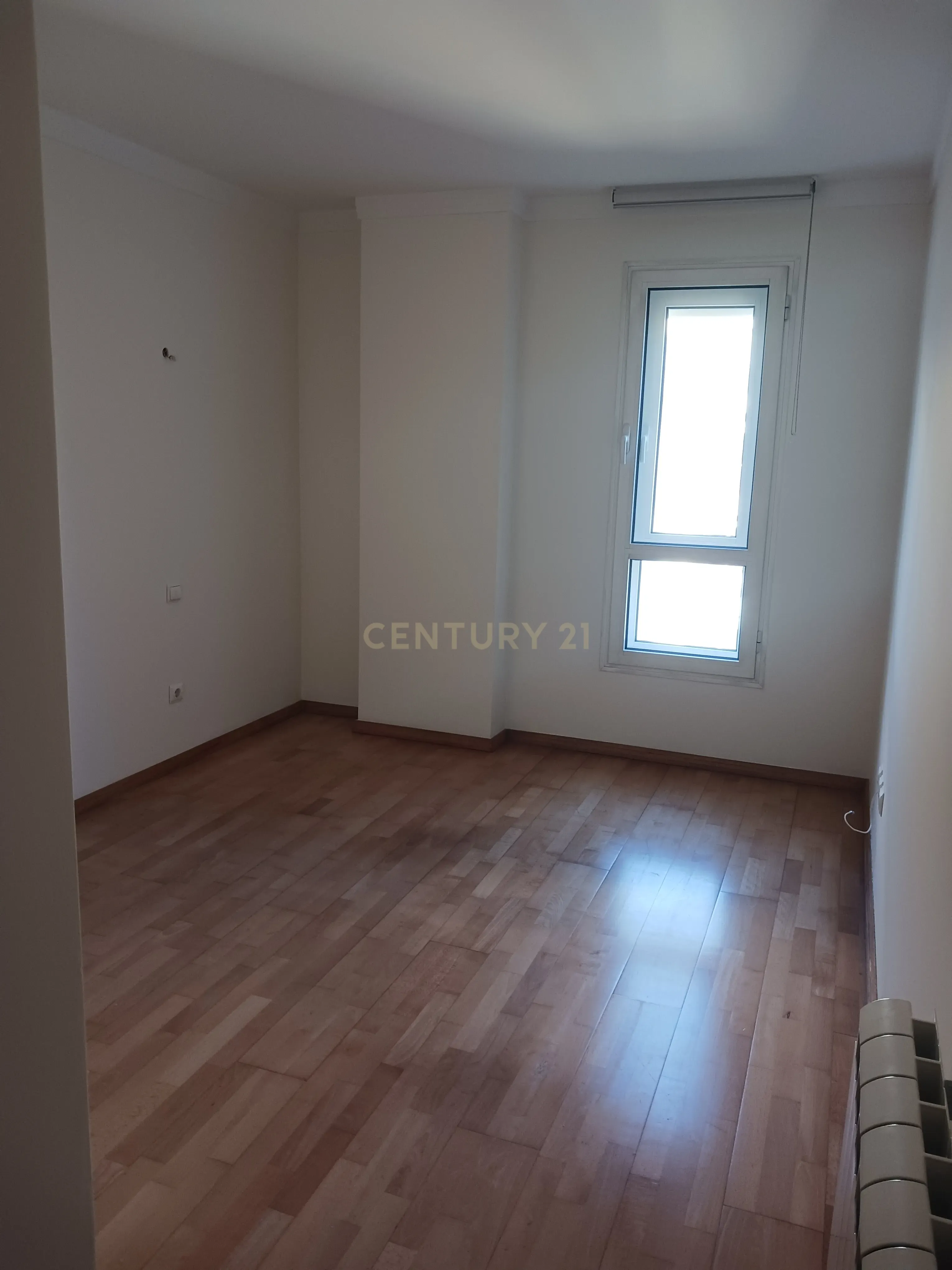 Apartamento T2 com varanda e lugar de garagem, no Pinheiro Manso - Image 12