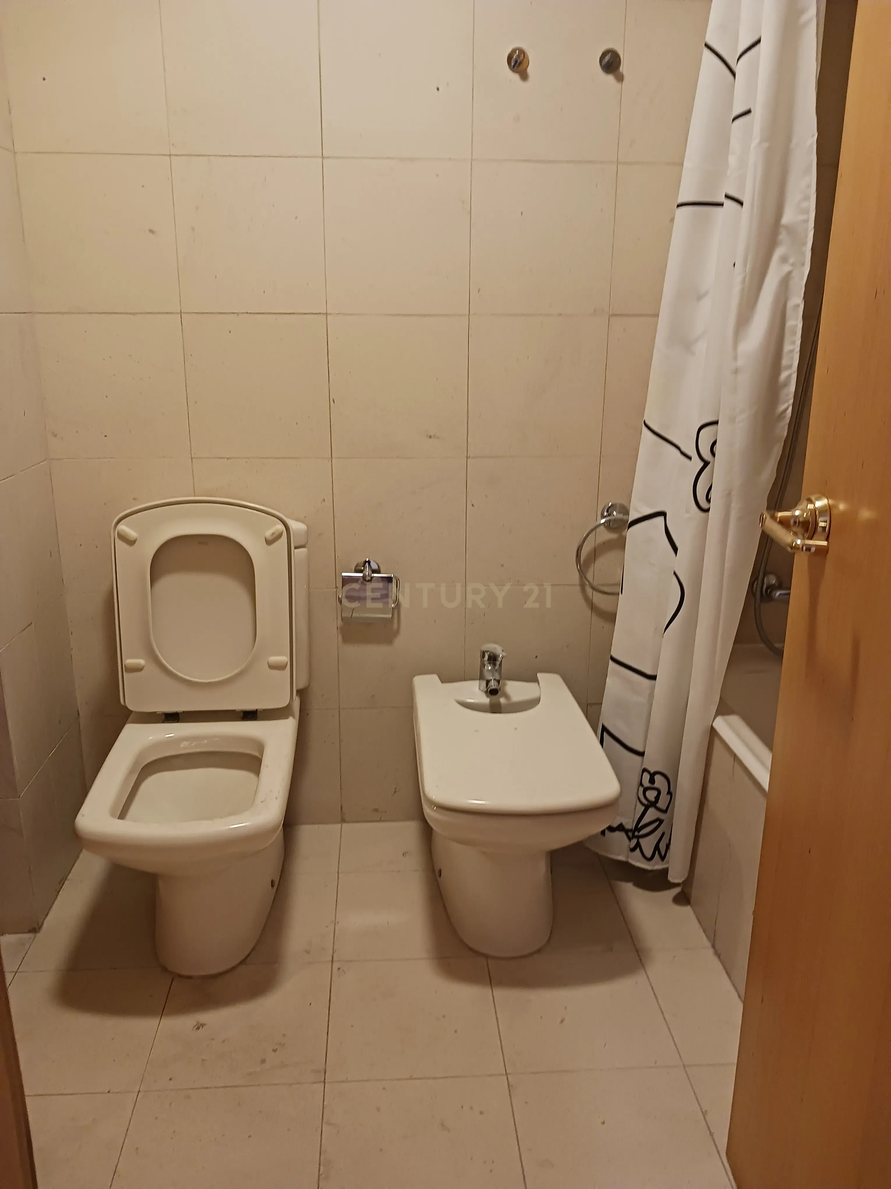 Apartamento T2 com varanda e lugar de garagem, no Pinheiro Manso - Image 18