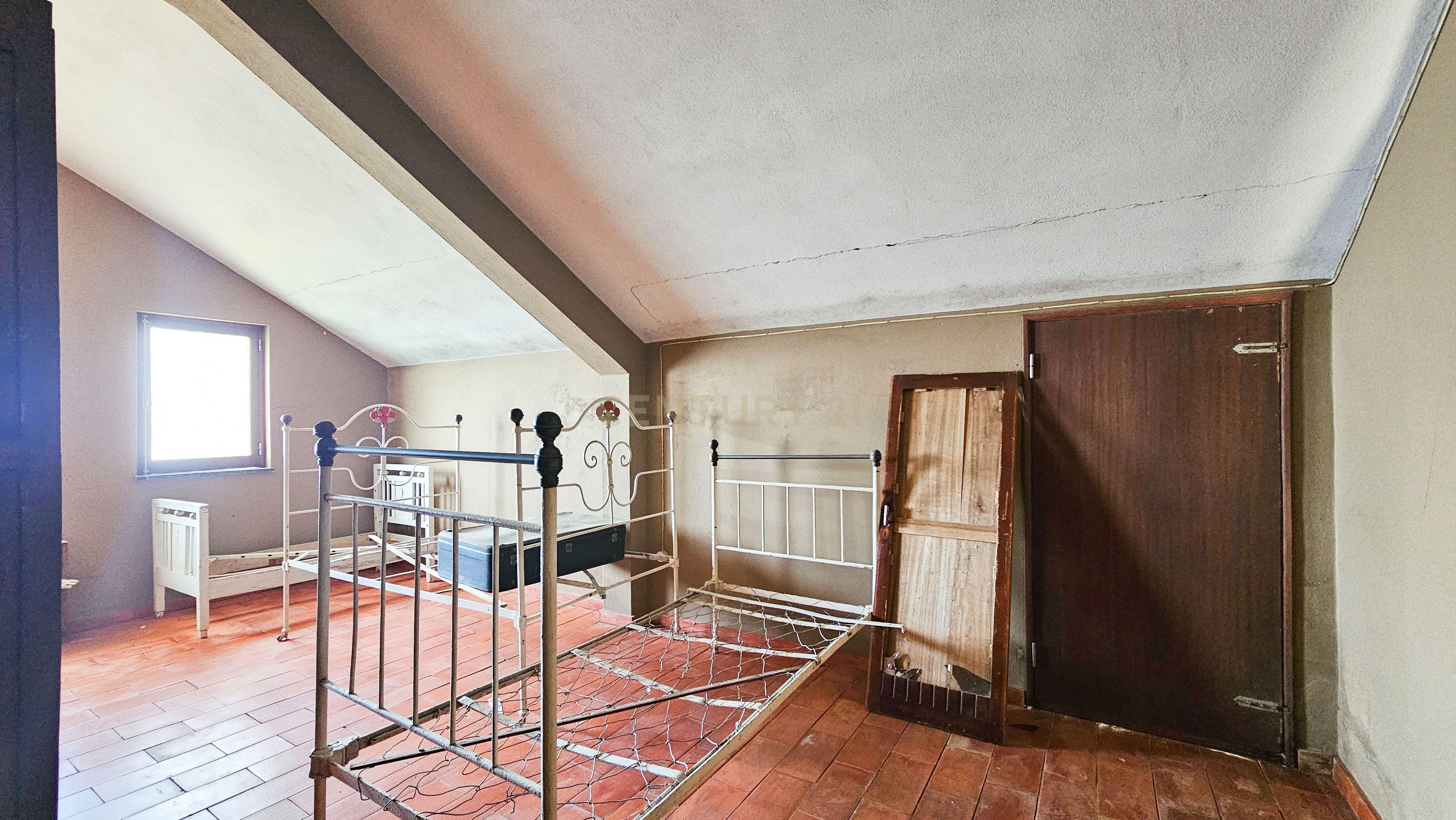 Moradia T3 | Geminada | Pomar 9480m2 | Joinal – S.B.Messines | Armazém | Casa de Apoio T2 - Image 32