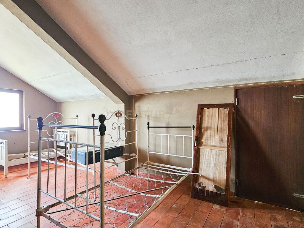 Moradia T3 | Geminada | Pomar 9480m2 | Joinal – S.B.Messines | Armazém | Casa de Apoio T2 - Image 32