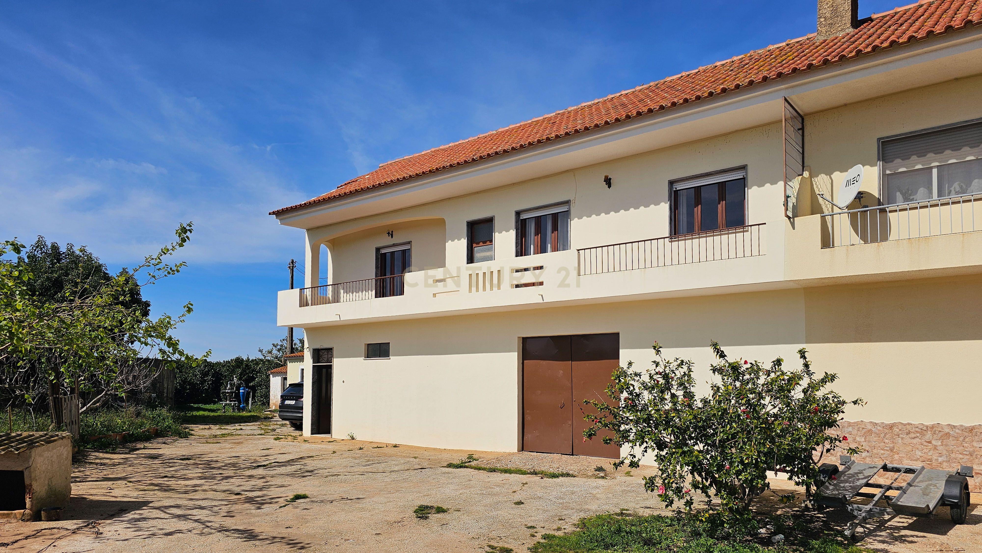 Moradia T3 | Geminada | Pomar 9480m2 | Joinal – S.B.Messines | Armazém | Casa de Apoio T2 - Image 1