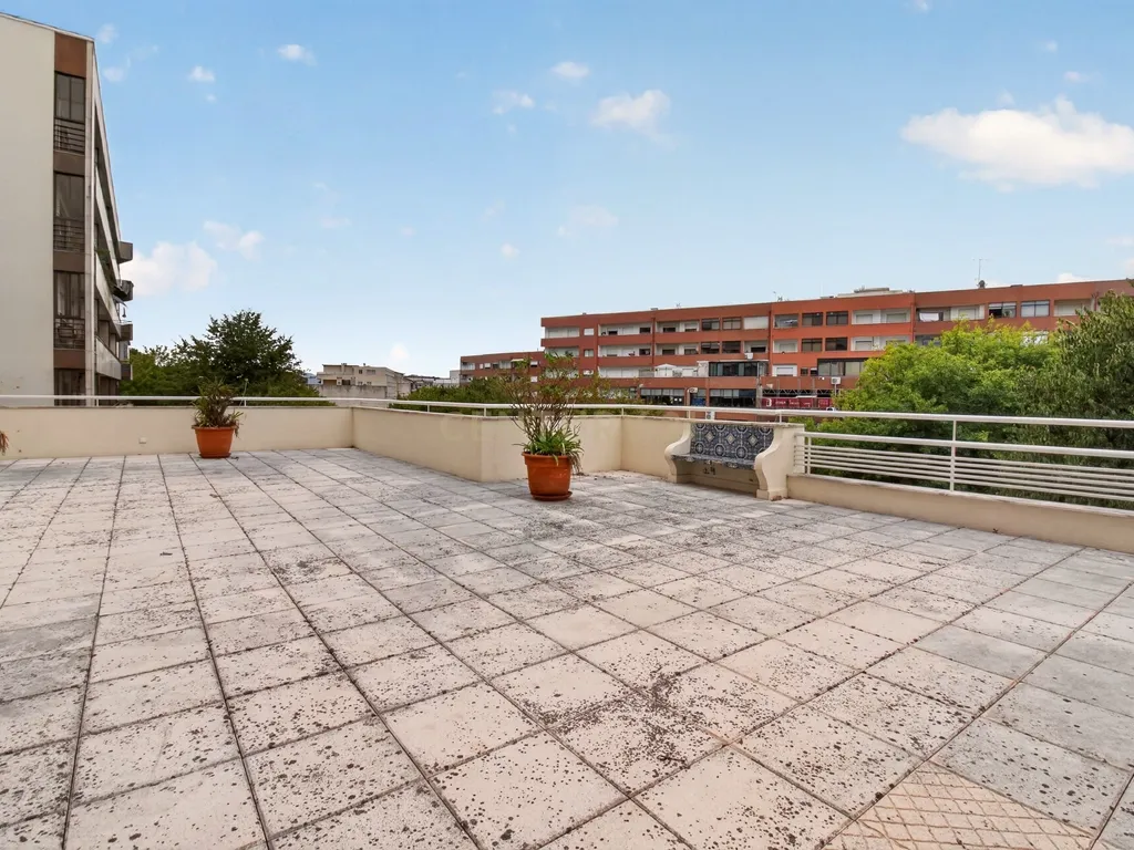 Apartamentos arrendados com 7,5% rentabilidade - Image 1