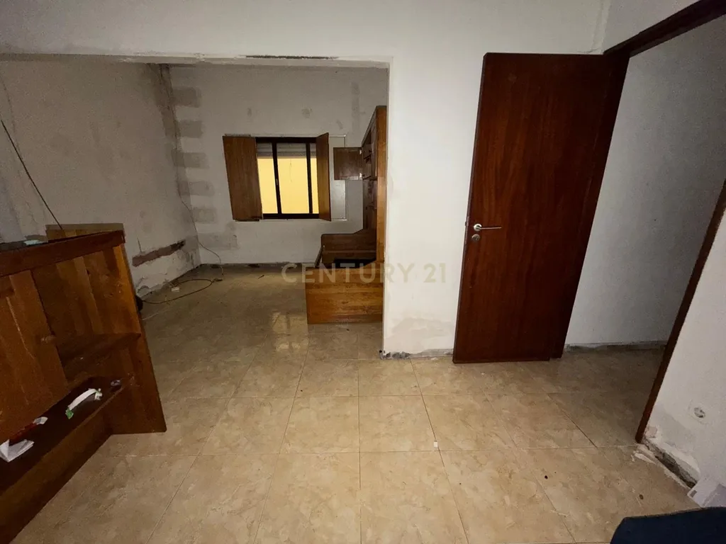 Moradia em Valadares para Restauro ou Reconstrução - Image 14