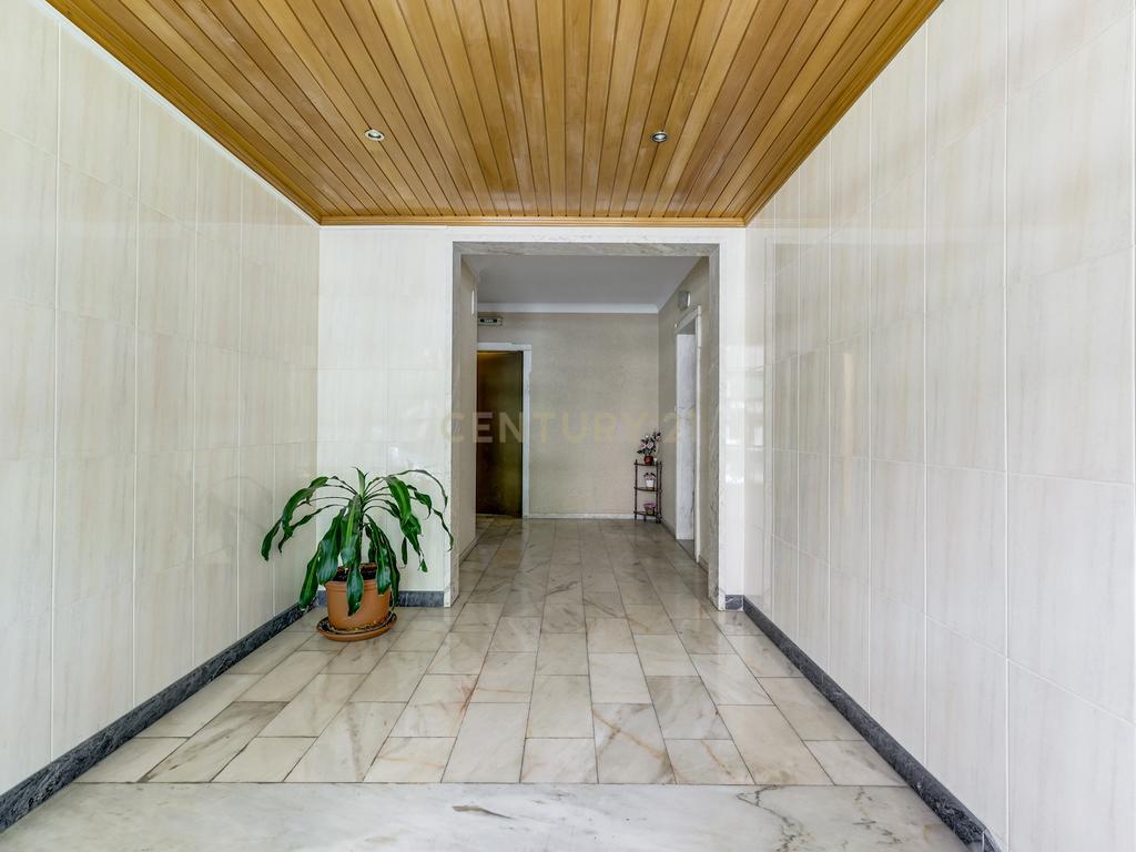 Apartamento T3 em Prior Velho com estacionamento - Image 24