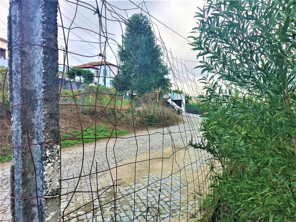 Lote para construção de moradia com 3 frentes perto do Freixo em Valbom, Gondomar, Porto - Image 8