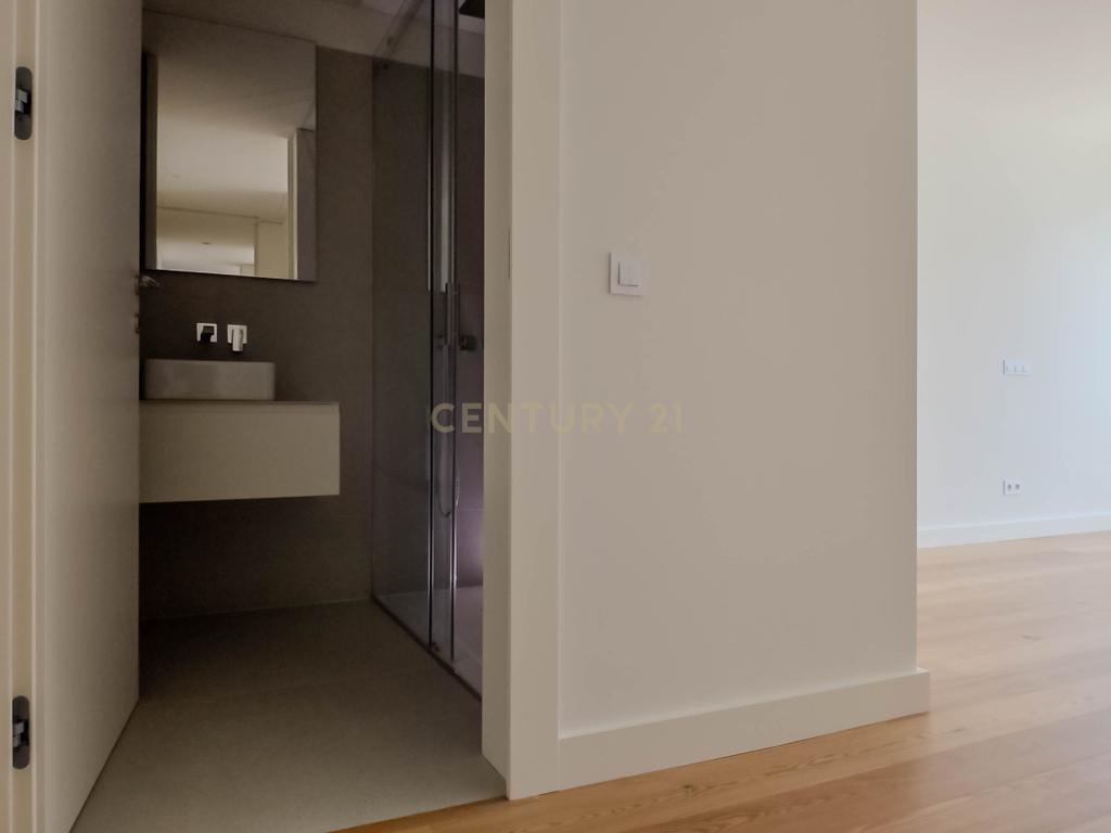 Apartamento T2 Novo nos Jardins da Efanor para arrendamento - Image 14