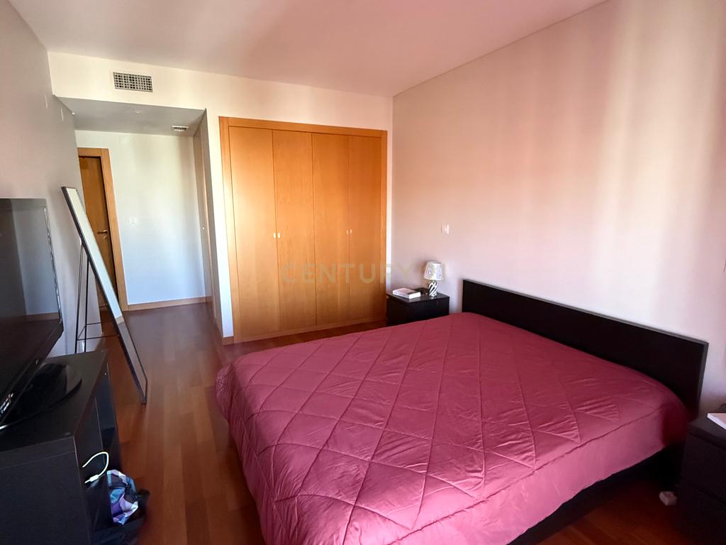 Apartamento T2 Moderno em Odivelas com Vista para a Cidade - Image 17