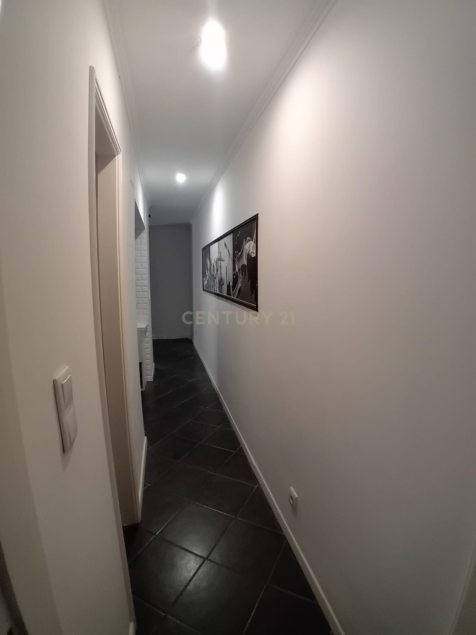 Apartamento T1 à Venda na Calçada do Castelo Picão, Lisboa - Image 11