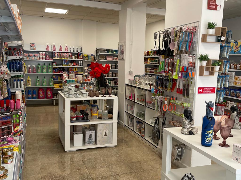 Benfica, Espaço Comercial com 50+120m2 de cave - Image 17