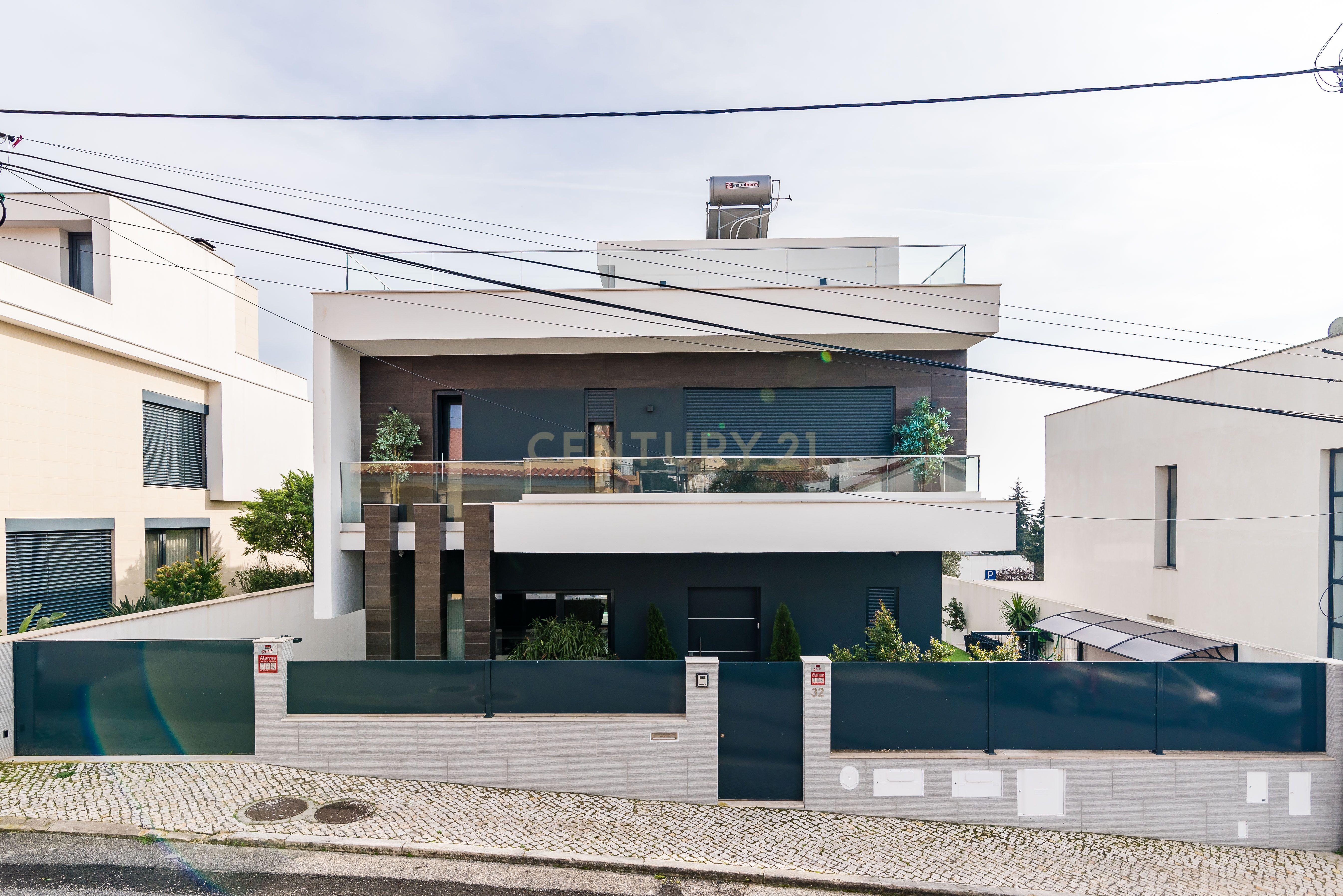 Luxuosa Moradia T3 com Vista Panorâmica em Loures, Lisboa para investimento! - Image 28