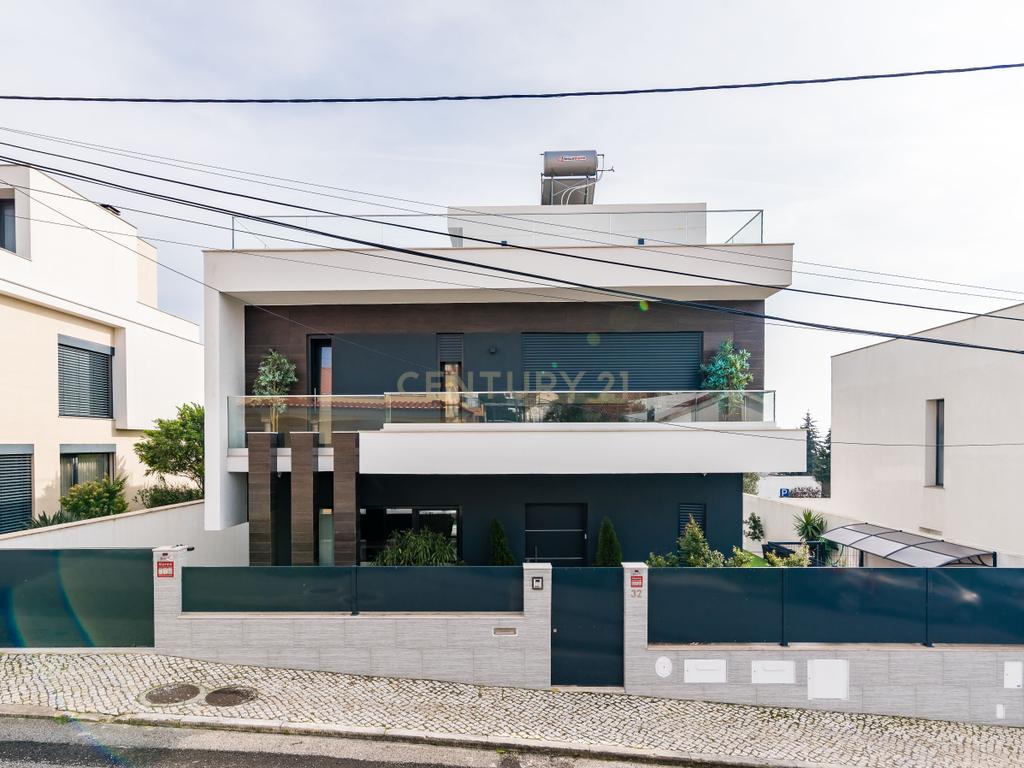 Luxuosa Moradia T3 com Vista Panorâmica em Loures, Lisboa para investimento! - Image 28