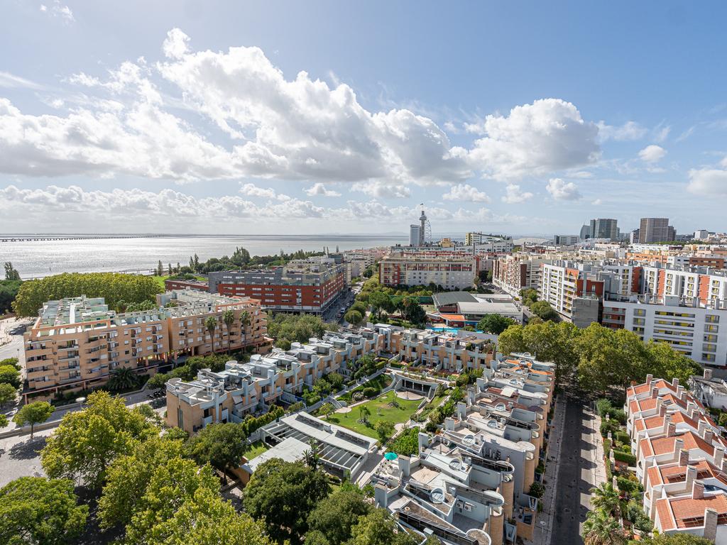 T4 Duplex com Rooftop e Vista Panorâmica sobre o Tejo – Parque das Nações - Image 28