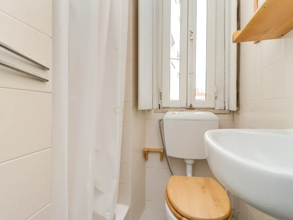 Apartamento T1 em Alfama para arrendamento - Image 16