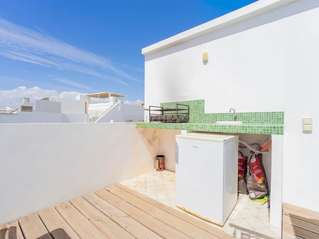 Casa Renovada T3-em Olhão na Baixa , Licença AL, Vista Panorâmica e Piscina - Image 33