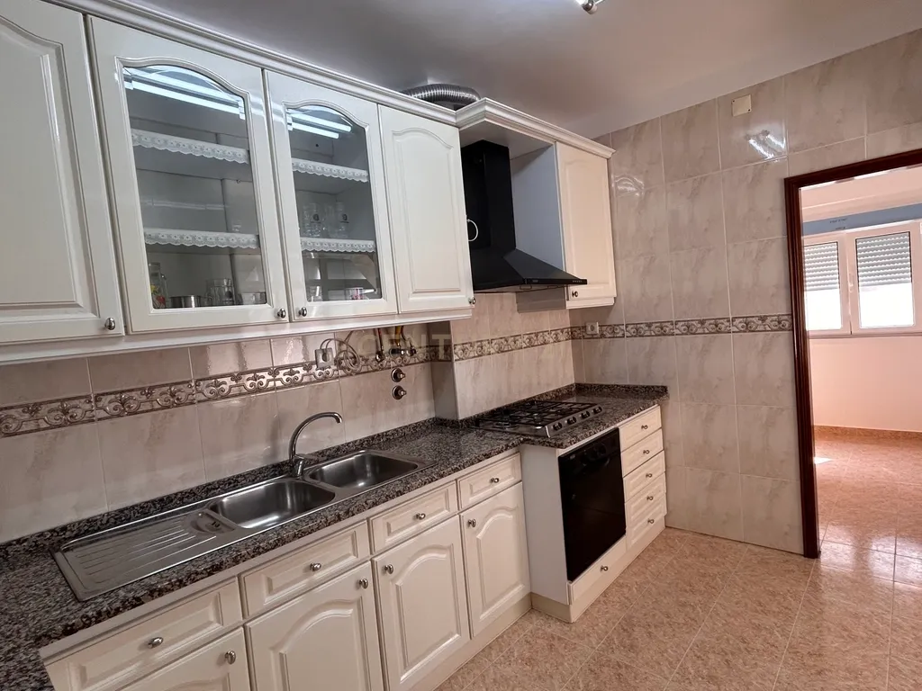 Apartamento T3 para Arrendamento em Moscavide | 3.º Andar sem Elevador - Image 2