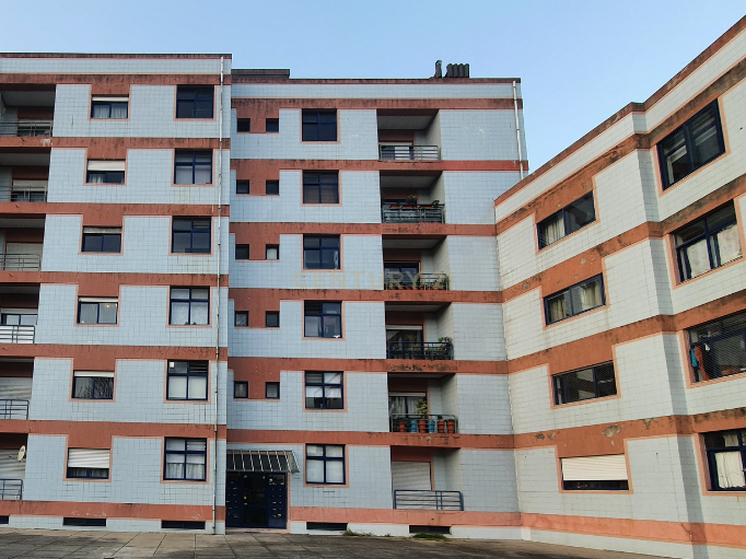 Apartamento T2 com uma área de 103 m2, localizado em Oliveira do Douro, V. N. Gaia - ARRENDADO - Image 16